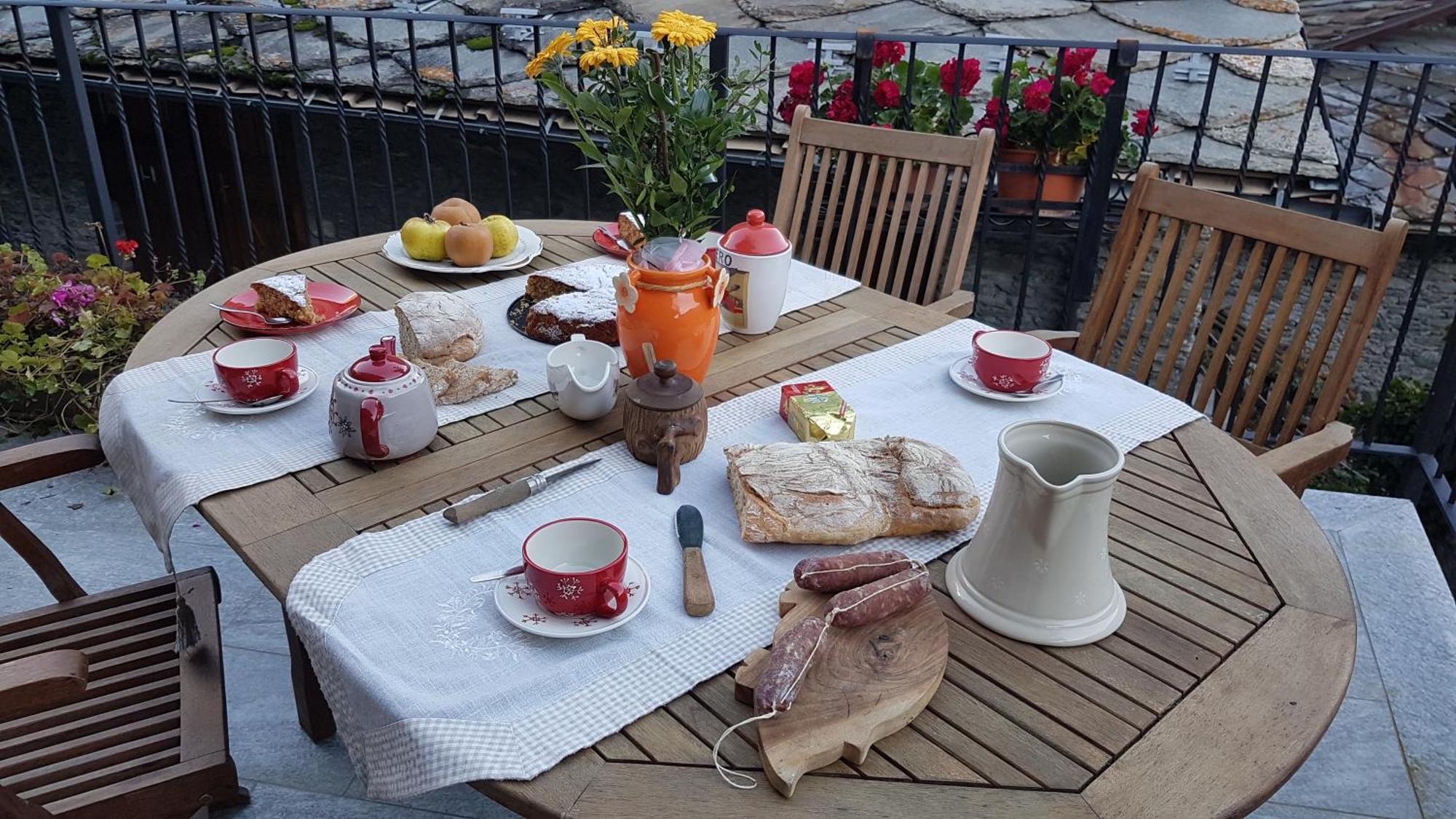Maison Julie-Lungo La Via Francigena Etroubles Dış mekan fotoğraf