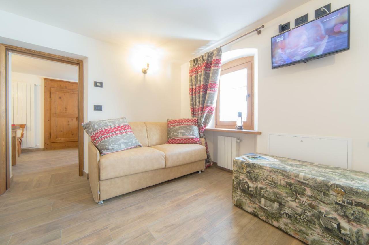 Maison Julie-Lungo La Via Francigena Etroubles Dış mekan fotoğraf