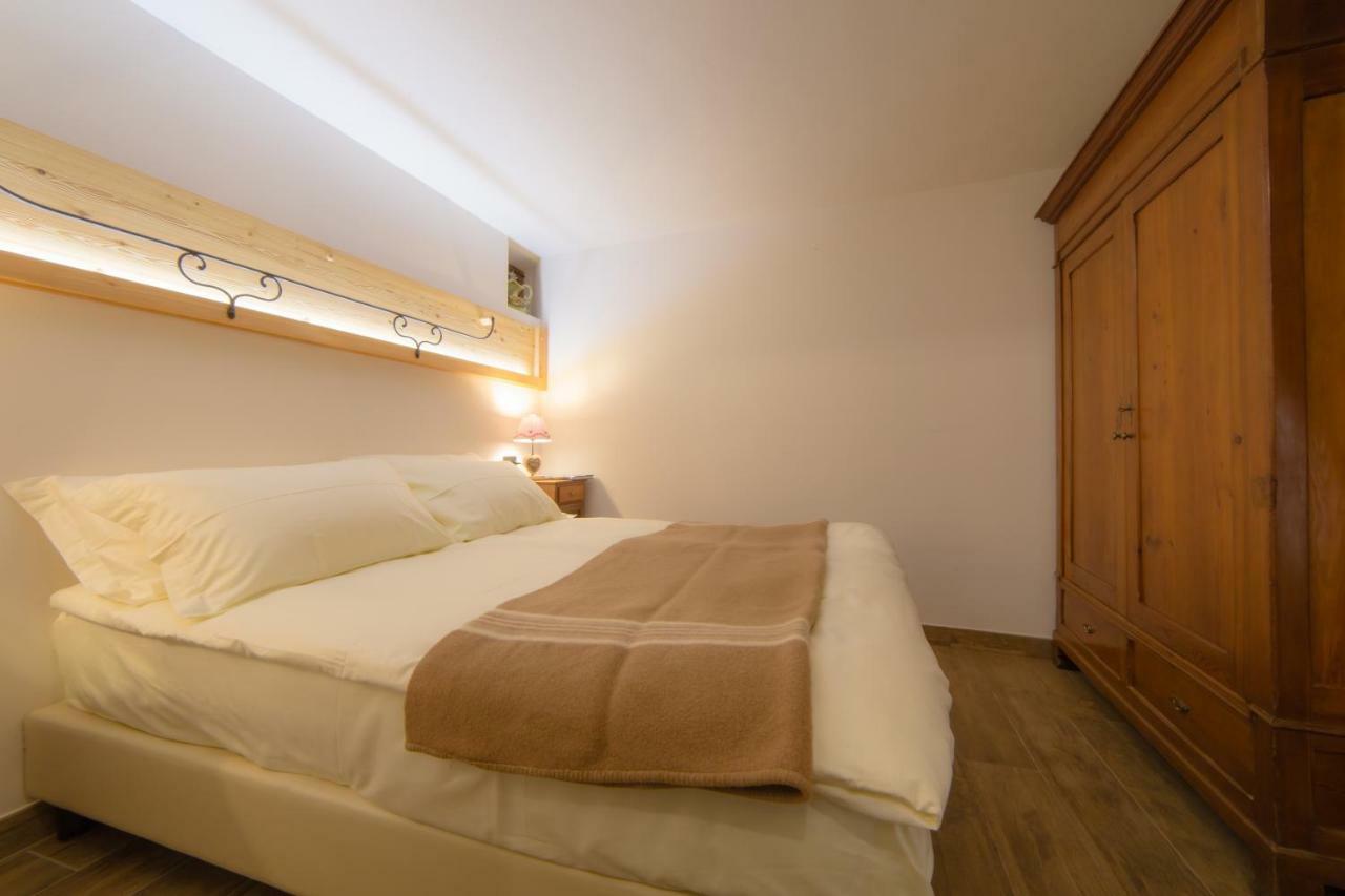 Maison Julie-Lungo La Via Francigena Etroubles Dış mekan fotoğraf