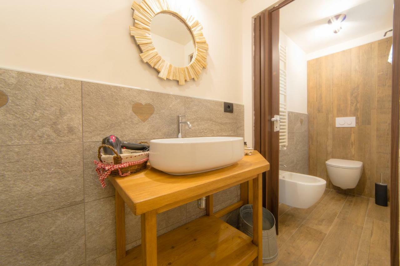 Maison Julie-Lungo La Via Francigena Etroubles Dış mekan fotoğraf