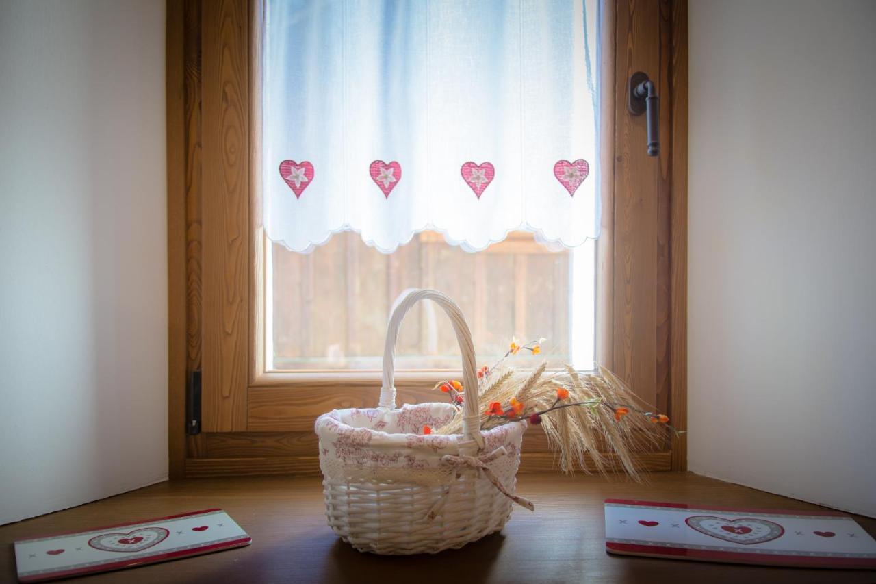 Maison Julie-Lungo La Via Francigena Etroubles Dış mekan fotoğraf